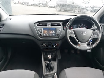 Used Hyundai i20 2018 for sale - 77491347: Photo