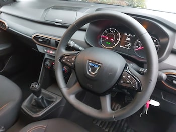 Used Dacia Sandero Stepway 2022 for sale - 76166143: Photo 2