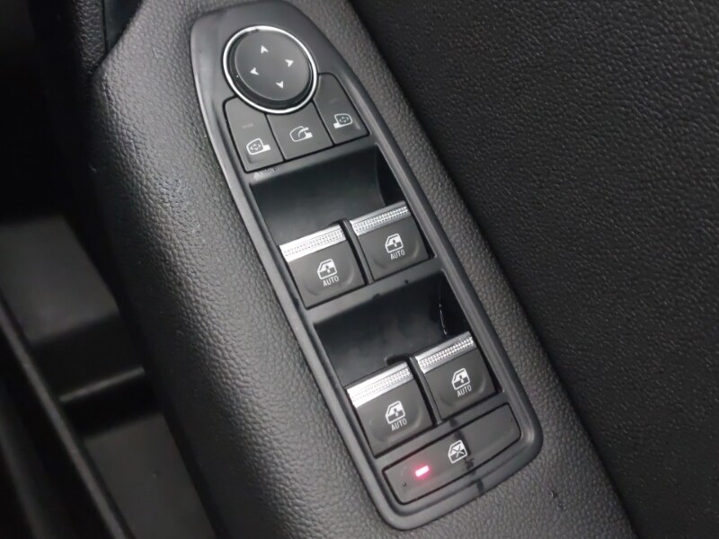 Used Renault Captur 2023 for sale - 77847310: Photo 15