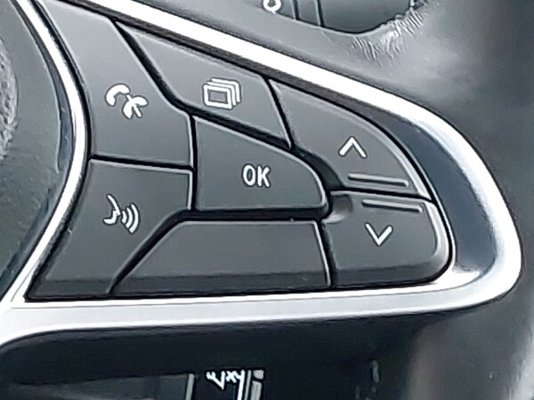 Used Renault Clio 2020 for sale - 76321509: Photo 11