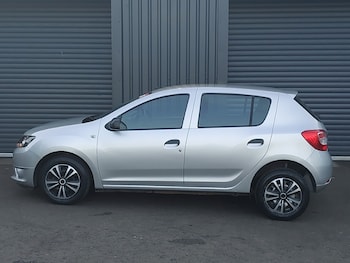 Used Dacia Sandero 2016 for sale - 77977572: Photo