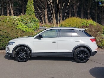 Used Volkswagen T-Roc 2023 for sale - 75684422: Photo