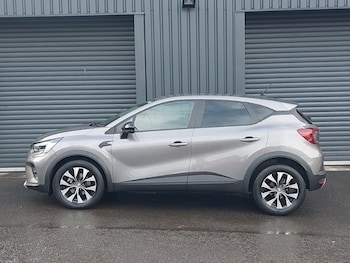 Used Renault Captur 2023 for sale - 77644955: Photo