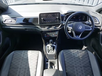 Used Volkswagen T-Roc 2023 for sale - 78480478: Photo