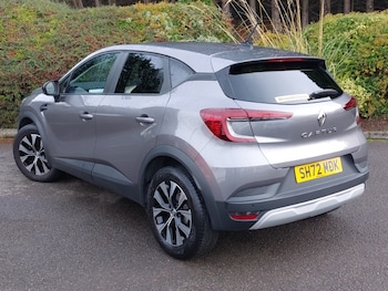Used Renault Captur 2022 for sale - 76414455: Photo