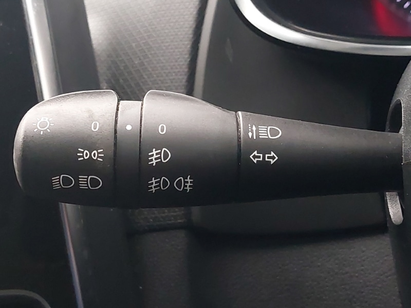 Used Renault Clio 2018 for sale - 76707940: Photo 12