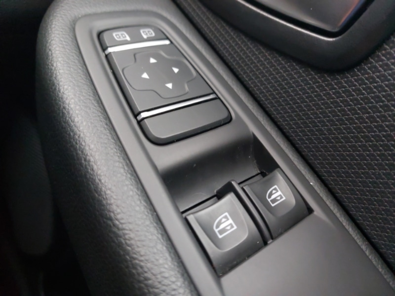 Used Renault Clio 2018 for sale - 76707940: Photo 16