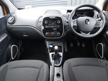Used Renault Captur 2019 for sale - 79525692: Photo