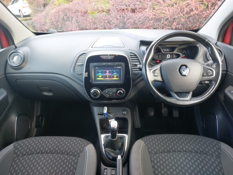 Used Renault Captur 2018 for sale - 76906763: Photo 2