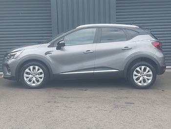 Used Renault Captur 2020 for sale - 79534658: Photo