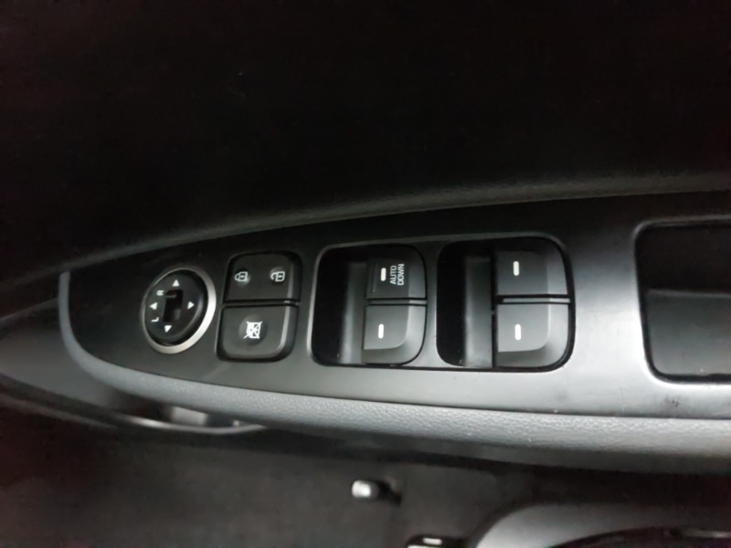 Used Hyundai i10 2017 for sale - 76741787: Photo 16