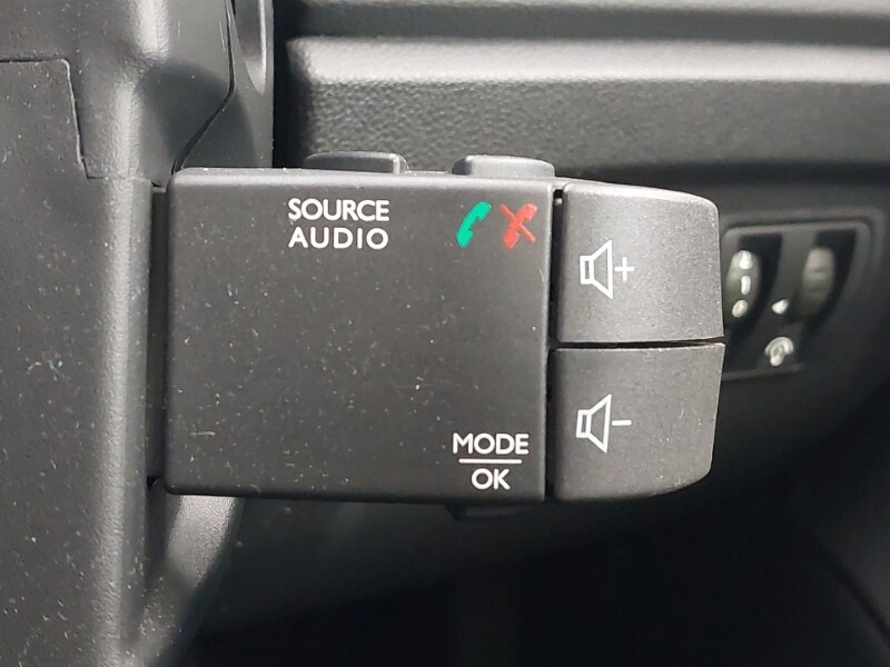 Used Renault Captur 2017 for sale - 76764011: Photo 15