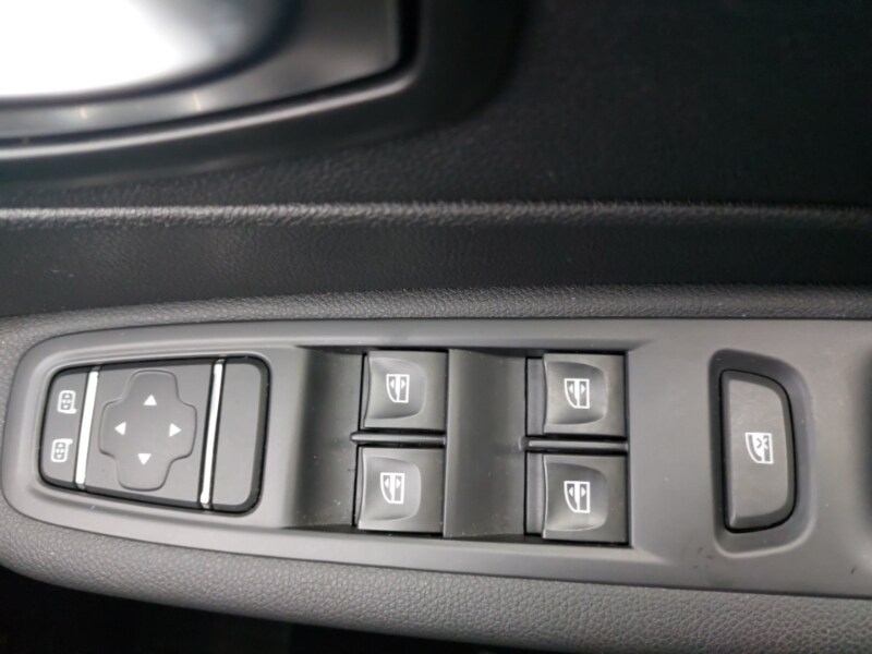 Used Renault Captur 2017 for sale - 76764011: Photo 18