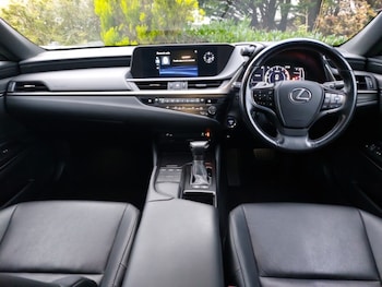 Used Lexus ES 2019 for sale - 76619022: Photo
