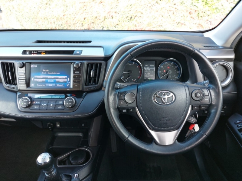 Used Toyota RAV4 2017 for sale - 76180620: Photo 7