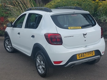 Used Dacia Sandero Stepway 2017 for sale - 76053151: Photo
