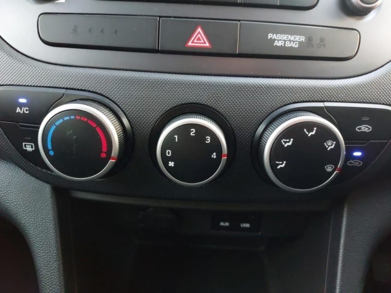 Used Hyundai i10 2018 for sale - 77073641: Photo 16