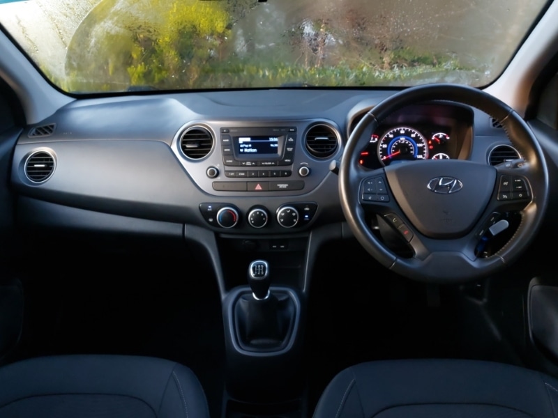 Used Hyundai i10 2018 for sale - 77073641: Photo 2