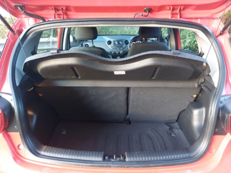 Used Hyundai i10 2018 for sale - 77073641: Photo 8