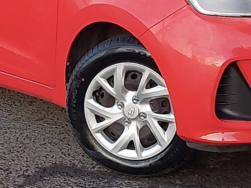 Used Hyundai i10 2018 for sale - 77073641: Photo 9