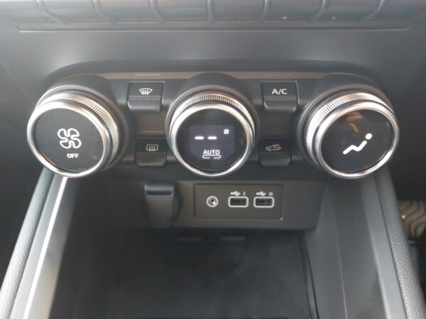 Used Renault Clio 2025 for sale - 76233766: Photo 16