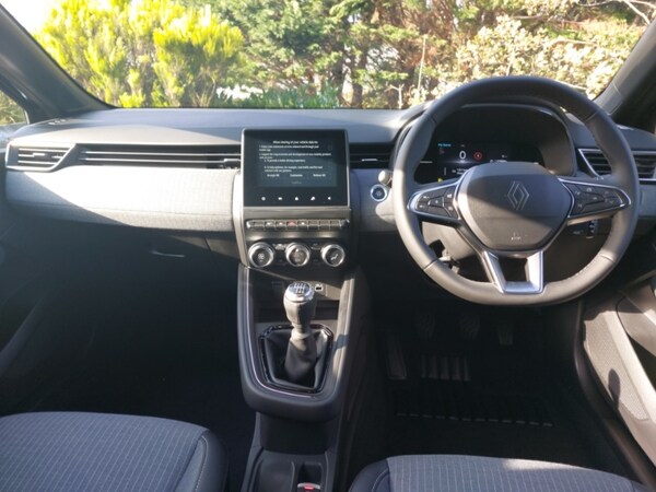 Used Renault Clio 2025 for sale - 76233766: Photo 2