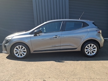 Used Renault Clio 2025 for sale - 79298602: Photo