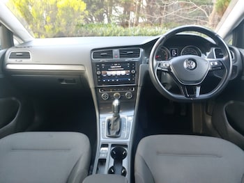 Used Volkswagen Golf 2018 for sale - 77105509: Photo