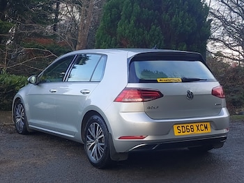 Used Volkswagen Golf 2018 for sale - 77105509: Photo