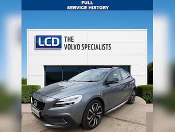Used Volvo V40 Cross Country 2018 for sale - 79764417: Photo