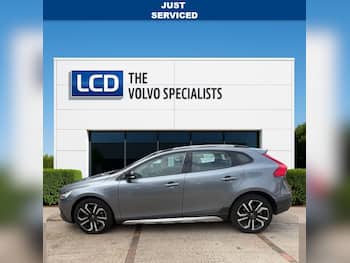 Used Volvo V40 Cross Country 2018 for sale - 79764417: Photo