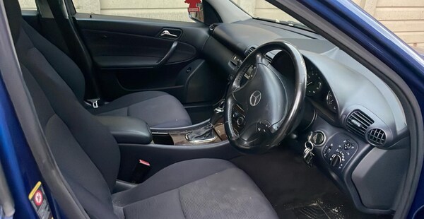 Used Mercedes-Benz C-Class 2005 for sale - 76212175: Photo 10