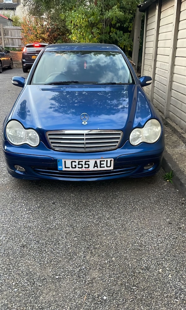 Used Mercedes-Benz C-Class 2005 for sale - 76212175: Photo 1