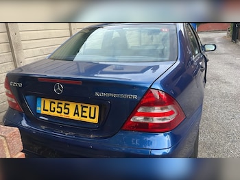 Used Mercedes-Benz C-Class 2005 for sale - 76212175: Photo 3