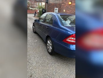 Used Mercedes-Benz C-Class 2005 for sale - 76212175: Photo 4