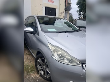 Used Peugeot 208 2012 for sale - 75656135: Photo