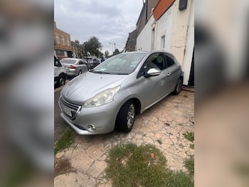 Used Peugeot 208 2012 for sale - 75656135: Photo