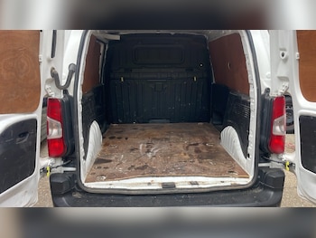 Used Peugeot Partner 2020 for sale - 79304942: Photo