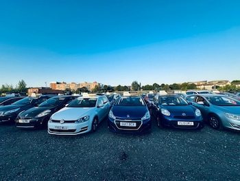 Used Peugeot 208 2017 for sale - 75741216: Photo