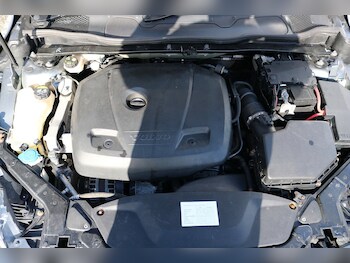 Used Volvo V40 2017 for sale - 79305160: Photo