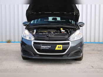 Used Peugeot 208 2016 for sale - 79611589: Photo