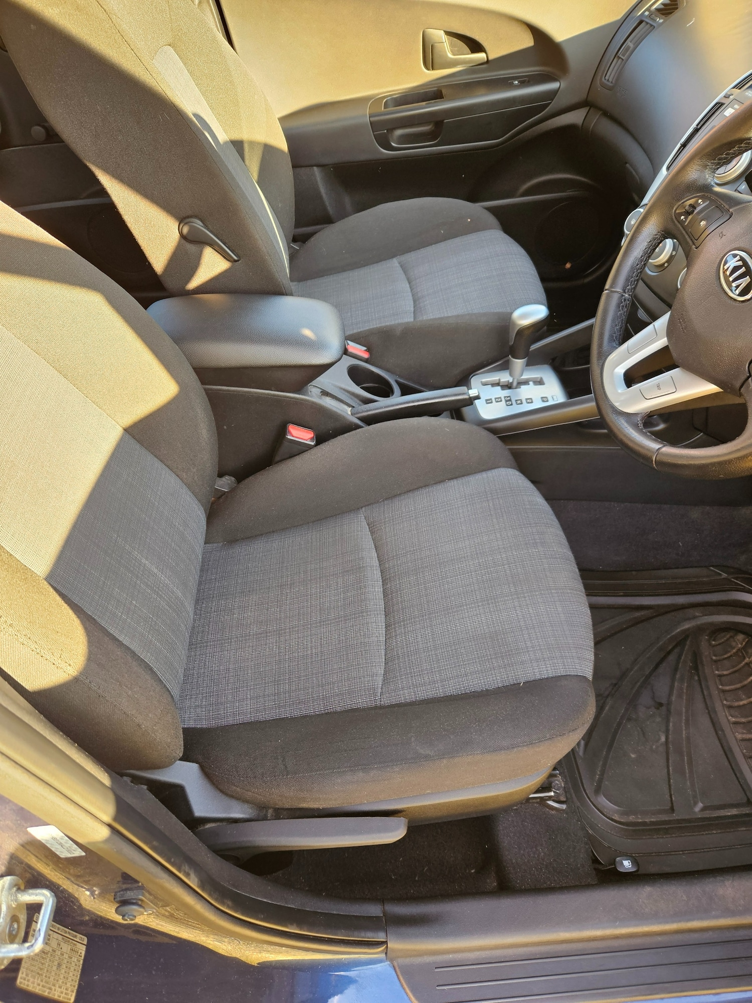 Used Kia Ceed 2010 for sale - 76895285: Photo 9