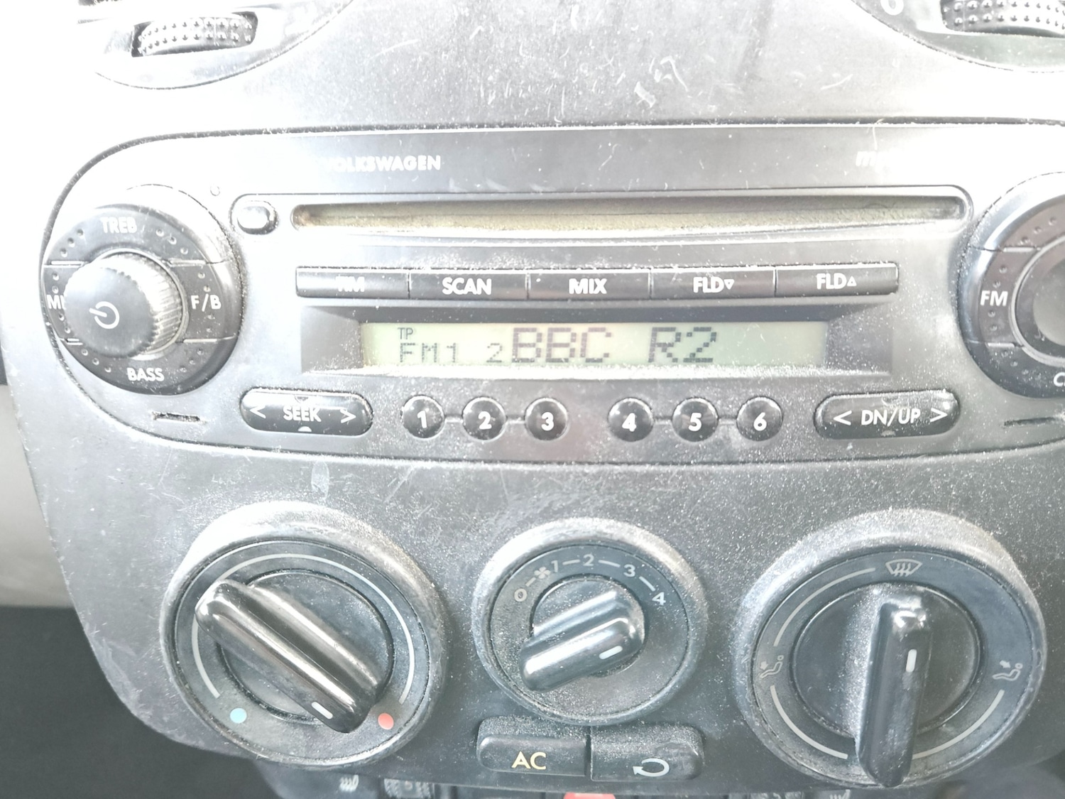 Used Volkswagen Beetle 2003 for sale - 76858697: Photo 11