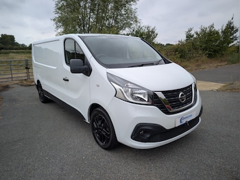 Used Nissan NV300 2018 for sale - 79571234: Photo