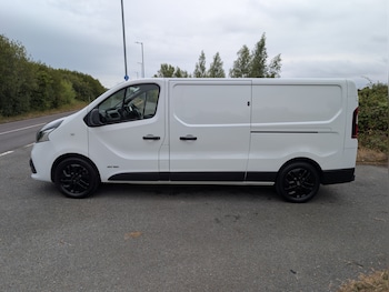 Used Nissan NV300 2018 for sale - 79571234: Photo