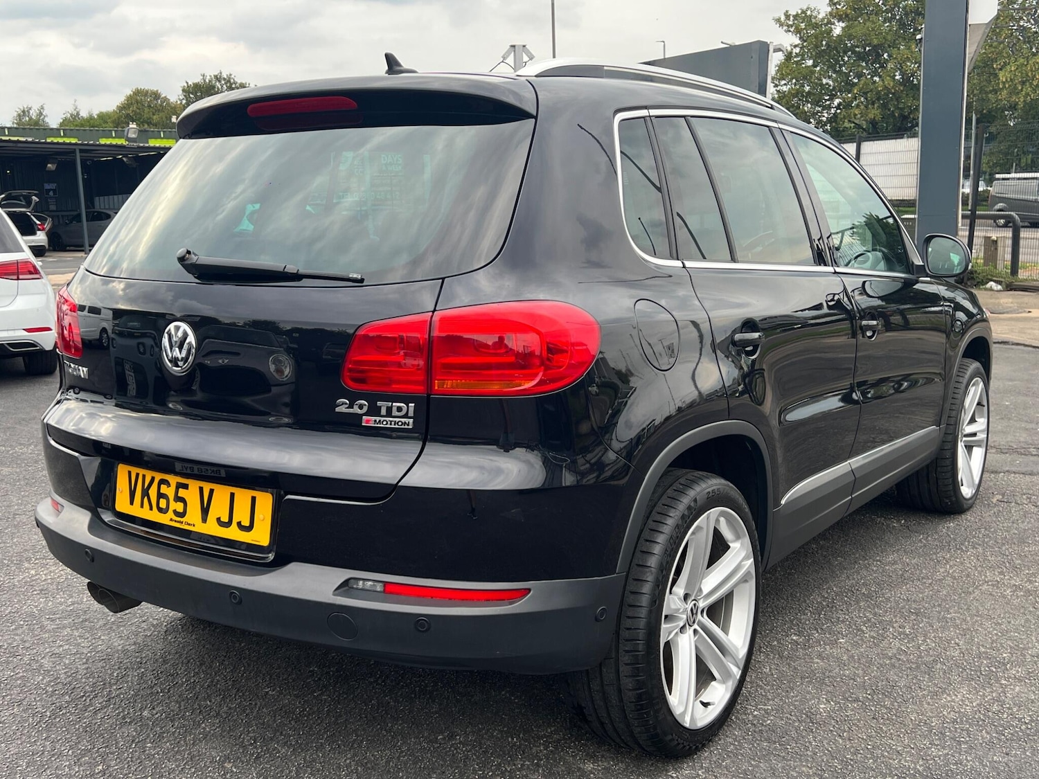 Used Volkswagen Tiguan for sale - 76473933: Photo 11