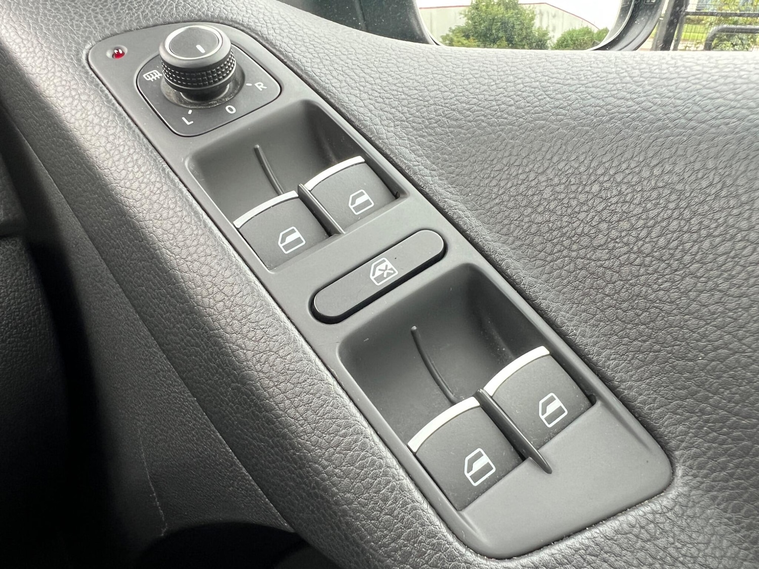 Used Volkswagen Tiguan for sale - 76473933: Photo 25