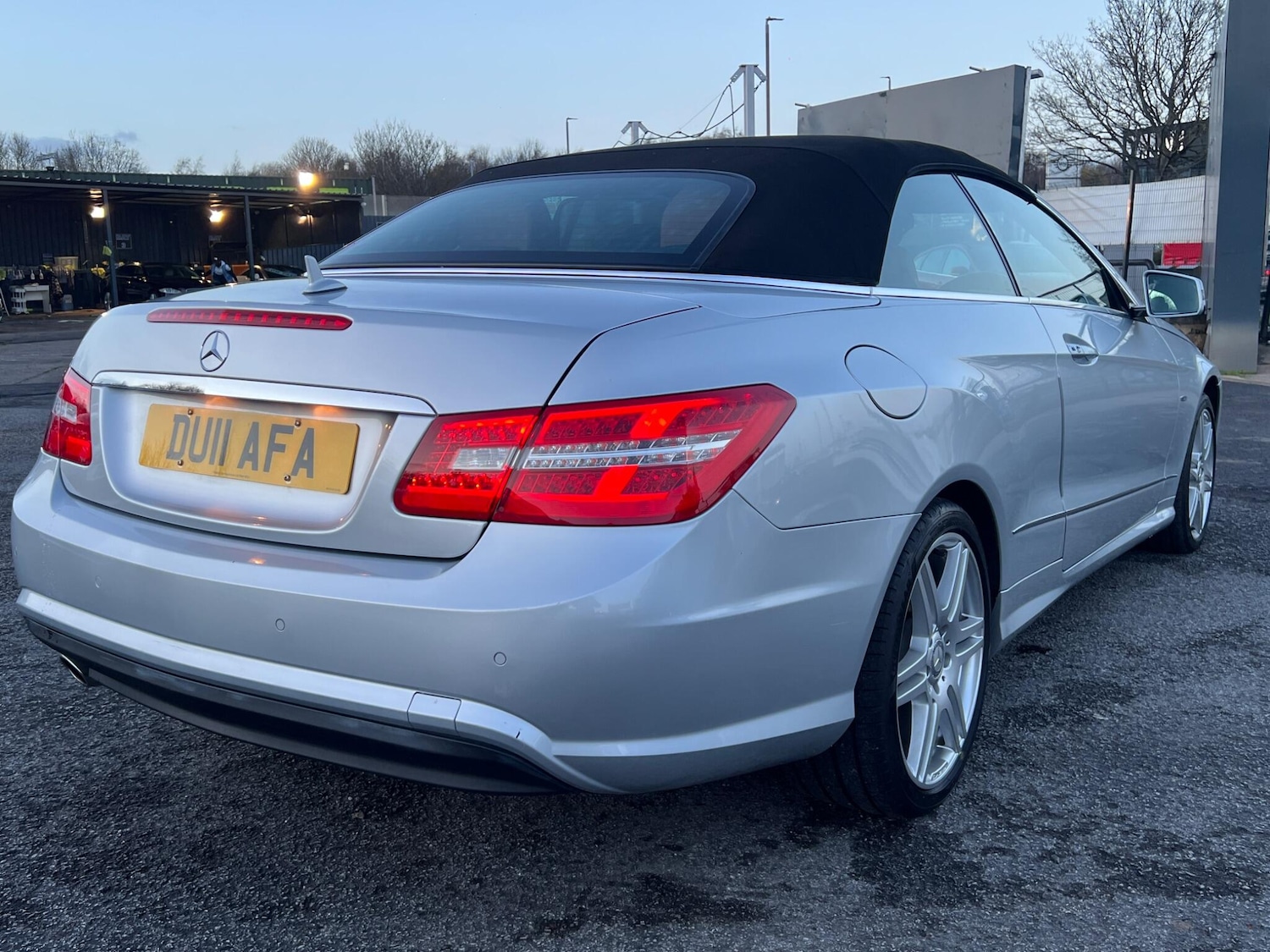 Used Mercedes-Benz E Class 2011 for sale - 76898598: Photo 10