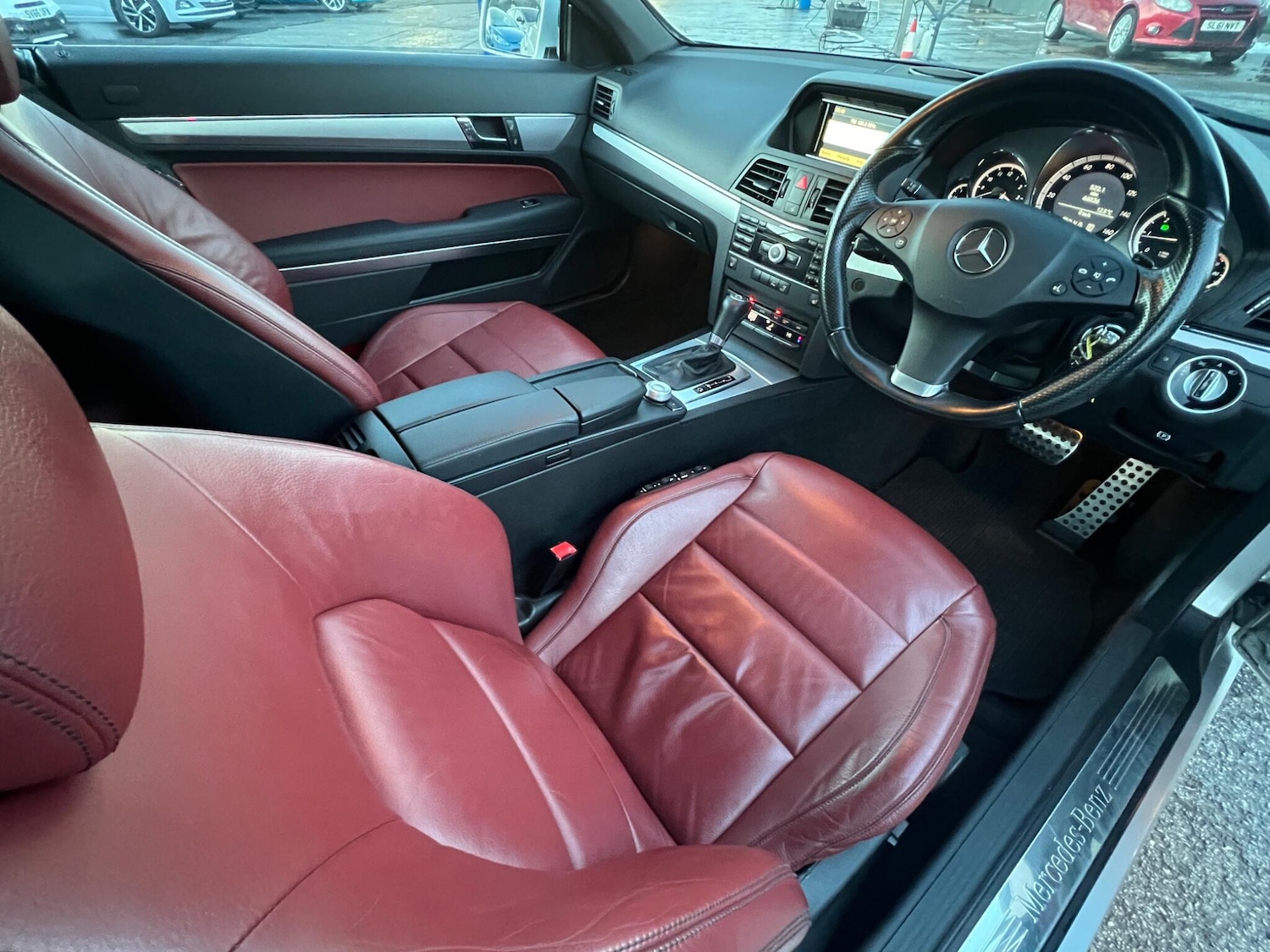 Used Mercedes-Benz E Class 2011 for sale - 76898598: Photo 19