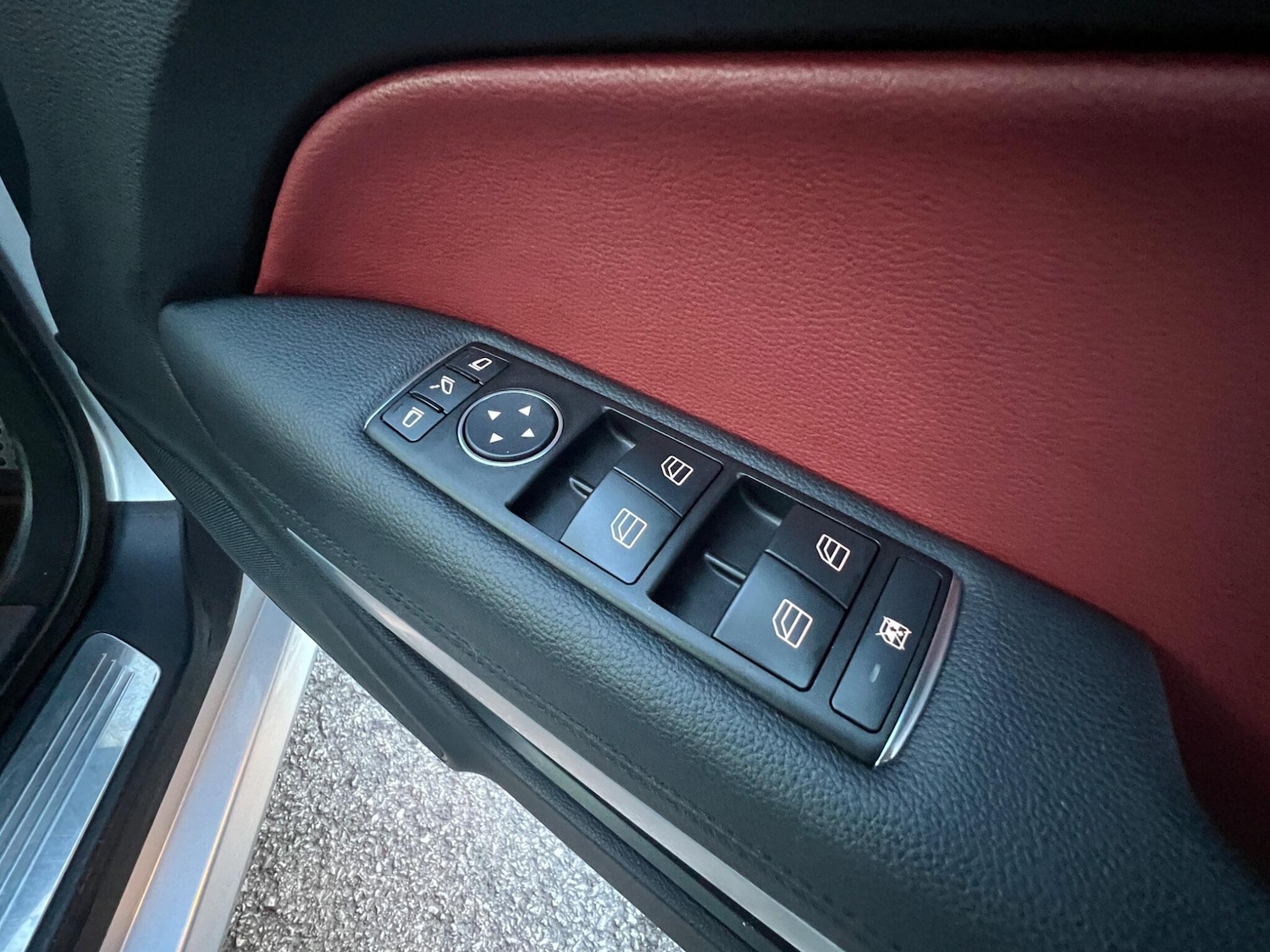 Used Mercedes-Benz E Class 2011 for sale - 76898598: Photo 21